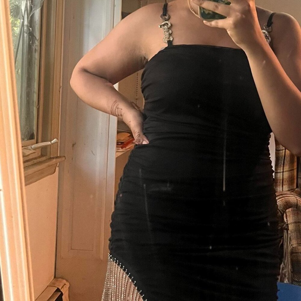 Black mini dress with silver chain detail #partydress